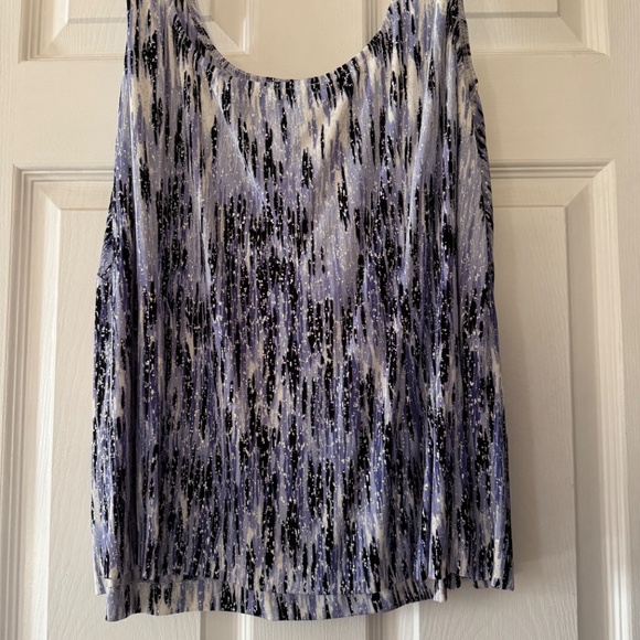 Plus size twin set. - Picture 3 of 4